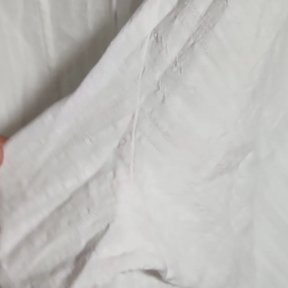 Chic White Blouse for Women - Picture 5 of 6